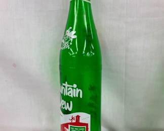 BOTTLE W/ LAUGHING PIG