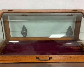 OAK COUNTER DISPLAY SHOWCASE