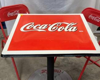 CLOSEUP VIEW TABLE W/ 2 CHAIRS