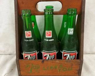 WOODEN 7UP CARRIER W/ BOTTLES