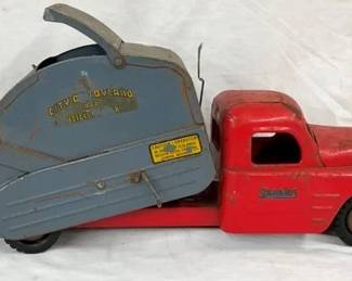 CLOSEUP VIEW OTHERSIDE