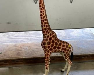 CLOSEUP VIEW OTHERSIDE