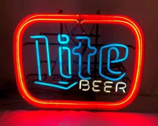 LITE BEER NEON SIGN