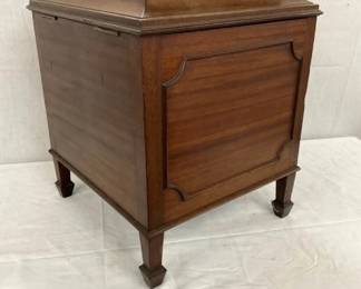 CLOSEUP VIEW BACKSIDE