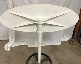 CLOSEUP OTHERSIDE VIEW