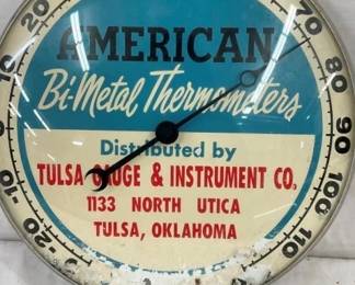 DOES HAVE FLAKING AT THE BOTTOM