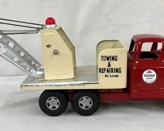 CLOSEUP VIEW OTHERSIDE