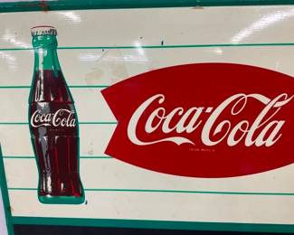 CLOSEUP W/ BOTTLE GRAPHICS