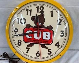 17 1/2IN CUB ADV. CLOCK