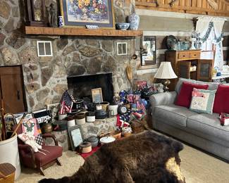 lots of primitives and farmhouse 