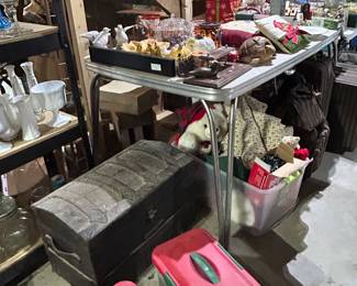 old camelback trunk, seasonal items