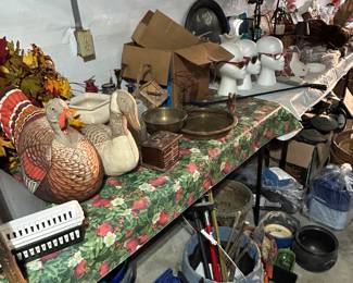 turkey, goose, yard bucket 