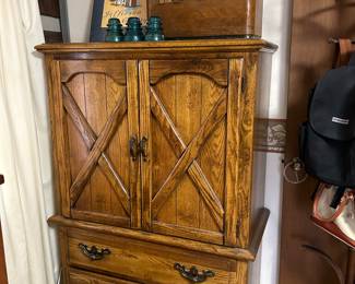gentlemans chest , old radio, insulators