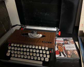 Royal Fleetwood typewriter 