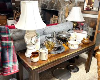 nice sofa table, lg jar of pinecones, 