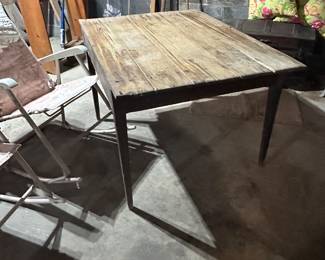 primitive table