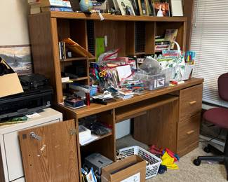 office dest and supplies