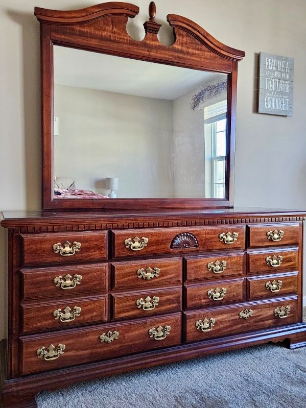 GREAT ELGIN SALE by POTPOURRI ESTATE SALES starts on 4/26/2024