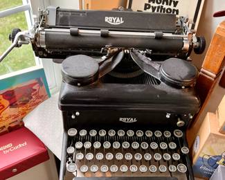 Vtg. Royal typewriter 