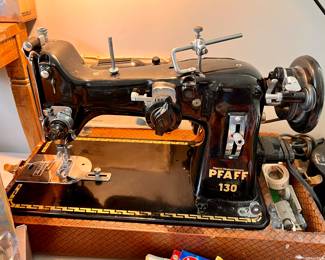 Vtg. Pfaff 130 sewing machine w/case 