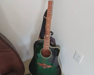 Keith Urban Limited Edition Phoenix Acoustic Electric Guitar with Amp