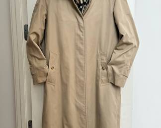 Vintage ladies Size 4 Petite Burberry trench coat with Burberry wool insert.  Also shown is a barely used Burberry 100% Cashmere wool scarf/muffler, sold separately 