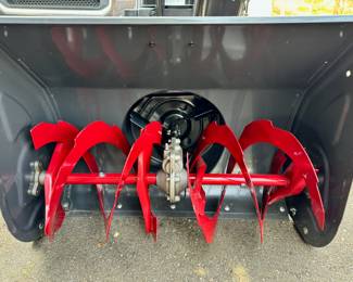 Like New Briggs & Stratton 27” snow blower, Never Used