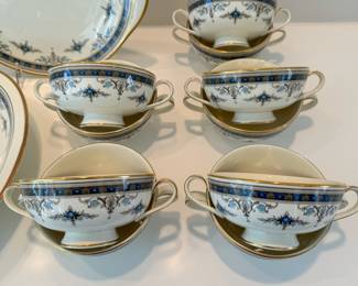 Beautiful Minton ‘Grasmere’ 60-piece china set