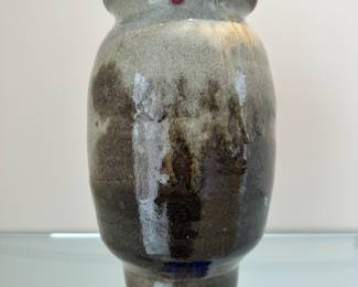 Unique 10 1/2” tall Warren MacKenzie art pottery vase in excellent vintage condition