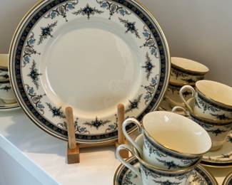 Beautiful Minton ‘Grasmere’ 60-piece china set