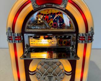 Vintage table top “Jukebox” radio/cassette player