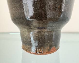 Unique 10 1/2” tall Warren MacKenzie art pottery vase in excellent vintage condition