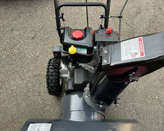 Like New Briggs & Stratton 27” snow blower, Never Used