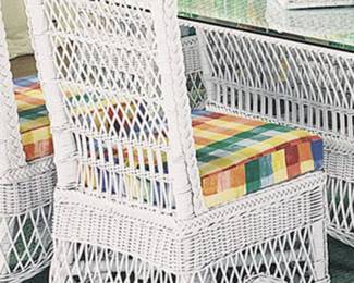 Antique White Wicker Dining Table with perfect glass top!  6 Chairs go with this...2 arm and 4 side chairs...This is truly a gorgeous set.  Would be beautiful in your dining room OR perfect for a screened in porch!