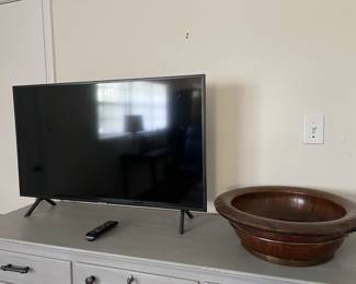 Flat Screen TV, Wooden bowl