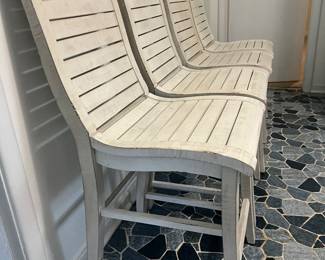 Very nice counter height bar stools