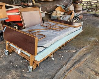 Adjustable hospital bed
