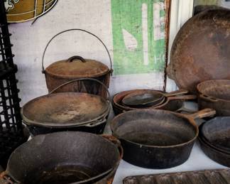 Cast iron pans and pots no pits in them 
