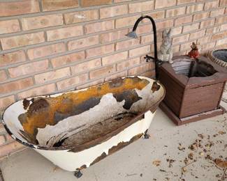 Tin bath tub