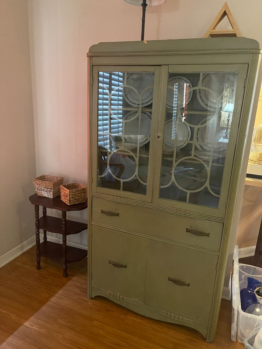 Broussard Estate Sale Super Sweet Everything... starts on 3/15/2024