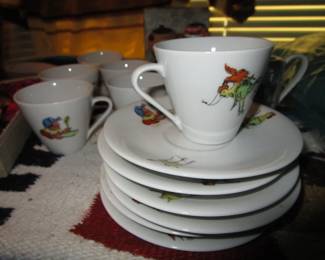 Vintage child's tea set missing the teapot