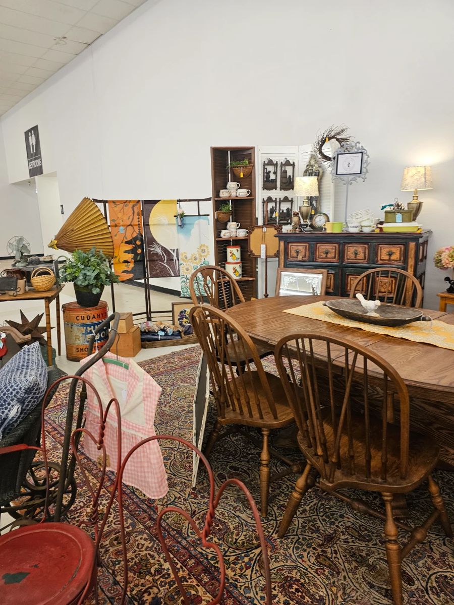 Warehouse Wednesday and Junkin'Market Days Weekend starts on 3/13/2024