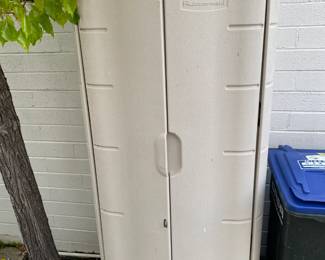 Rubbermaid outdoor storage cabinet