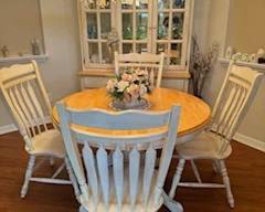 KUOLIN Dining Room Table and Chairs