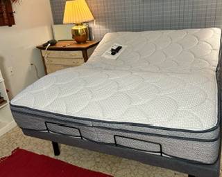 SF-500 Luxury Adjustable Base with Anti-Snore Position Head and Foot Articulation USB Ports with Two Memory Reset Buttons with Multiple Patterns (Queen) less than 6 months old