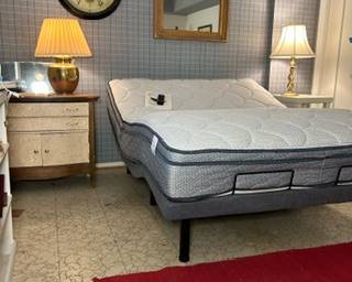 SF-500 Luxury Adjustable Base with Anti-Snore Position Head and Foot Articulation USB Ports with Two Memory Reset Buttons with Multiple Patterns (Queen) less than 6 months old