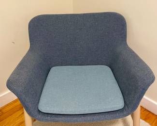 IKEA zipper back cleanable chair with removable seat cushion 