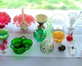 LOTS of ART GLASS: FENTON, LaLIQUE, BLENKO, URANIUM / VASELINE, MORE