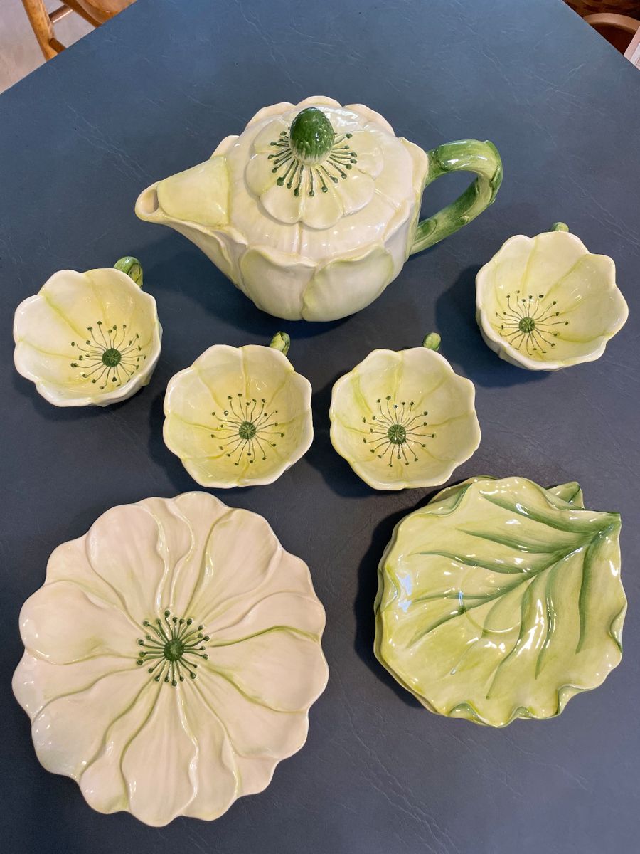 Intrada Italian asparagus, tea set