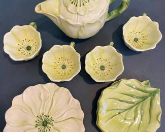 Intrada Italian asparagus, tea set